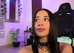 Solo booty assed babe ass toying masturbation in hi def