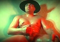 Masturbation of an 18 centimeter penis with the entire muscular body oiled - Cristopher Rebellato Al