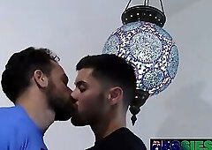 Adorable Billy Ocean Spread His Ass Cheeks For Hung Italian Valentino