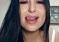 Raskes MILF Wife Wakes Him with Morning Deep-Throat and Cum Lick