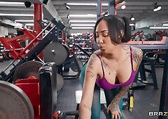 Kona Jade and GI Joeys Sweaty Public Lesbian Squirt Soak