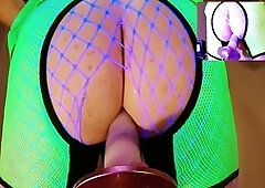 Vibrating dildo, rave porn, roaring moan