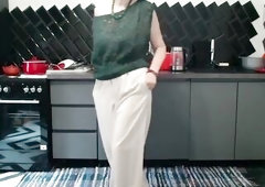 Bang my smooth heels