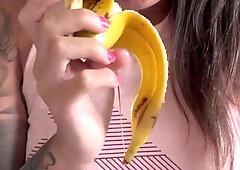 LittleFeet Banana Plays?