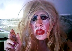 Smoking slag Sarah advertises herself, she is desperate for man-meat