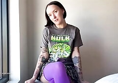 Incredible hulk takes Australian Evie Jones' taut snatch